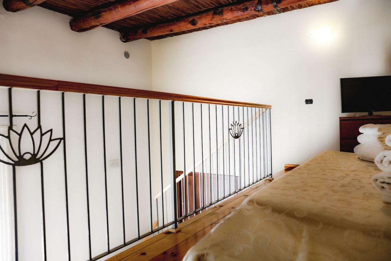 Spicchi Di Sole Bed & Breakfast Наполи Екстериор снимка